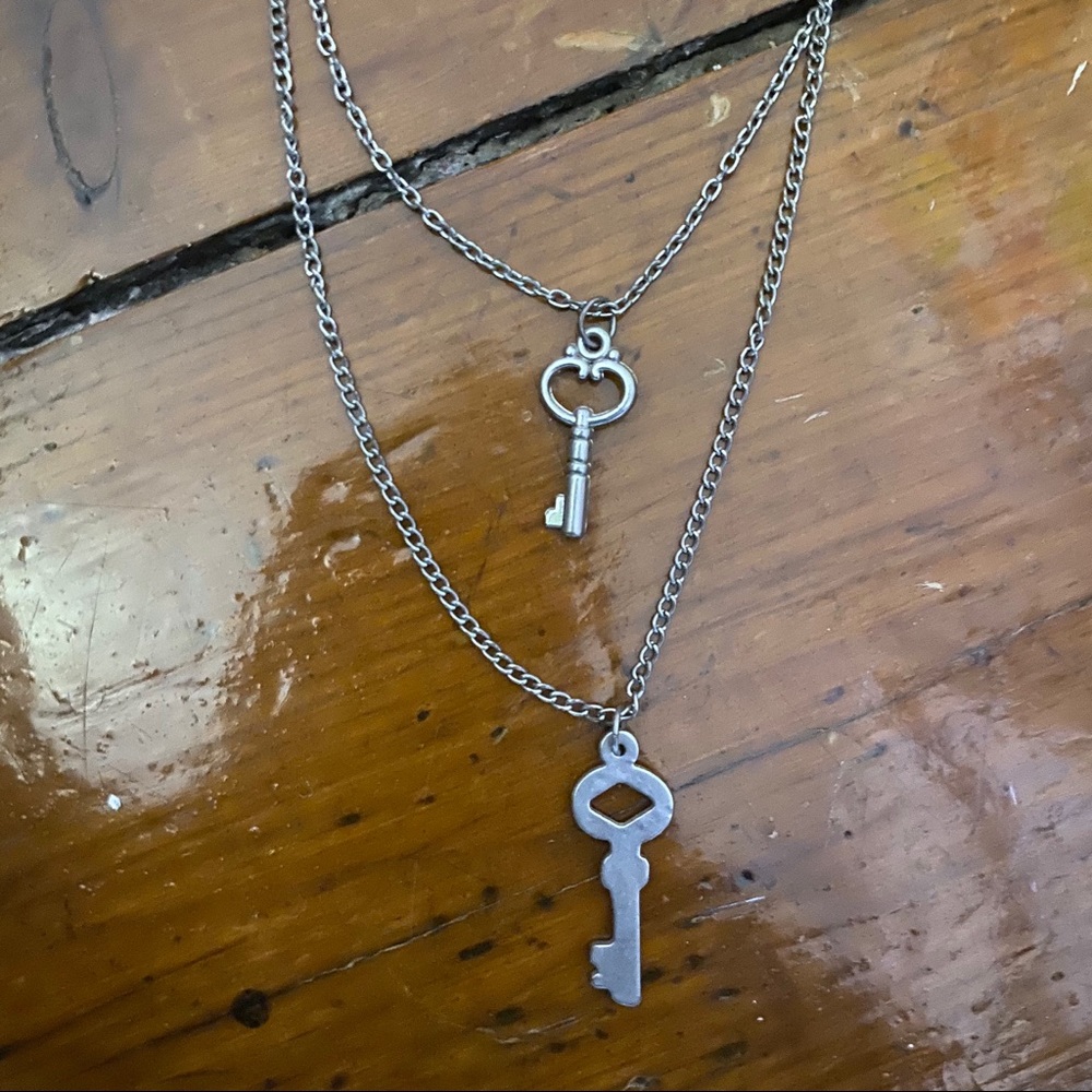 Double Chain Key Necklace - Picture 2 of 4